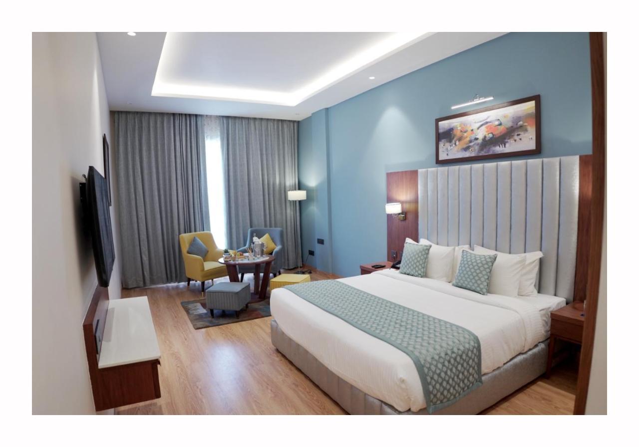 โกลเด้น ทิวลิป จันทิครห์ ปันช์กุลา Hotel ปัญจ์กุลา ภายนอก รูปภาพ
