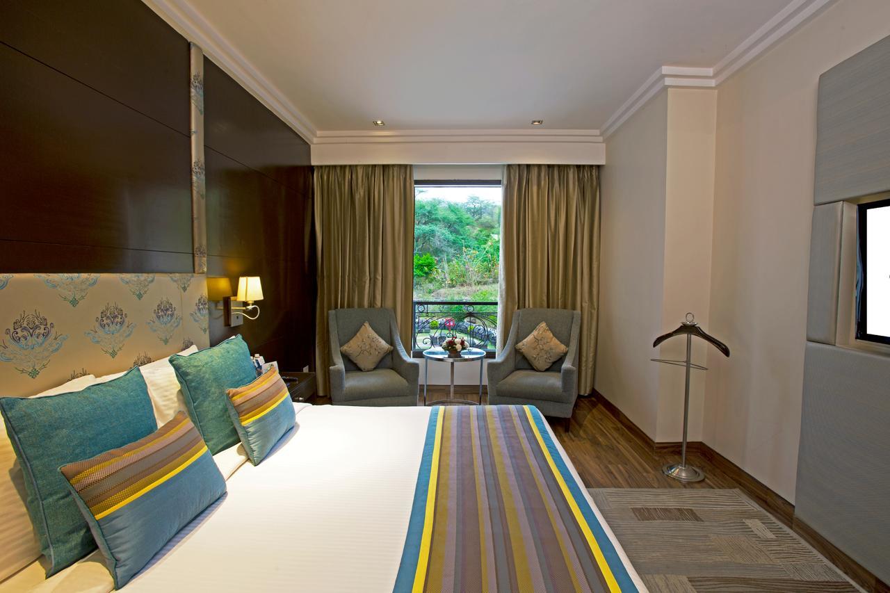 โกลเด้น ทิวลิป จันทิครห์ ปันช์กุลา Hotel ปัญจ์กุลา ภายนอก รูปภาพ